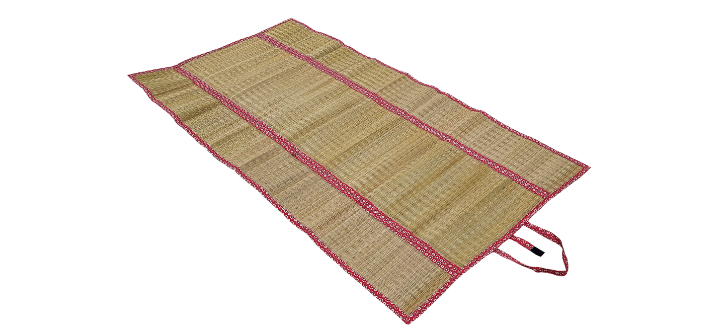 Hastasilpa Beach Mat made of sustainable grass, Folding Yoga Mat - Handmade and Non- Toxic 36 x 70 inches