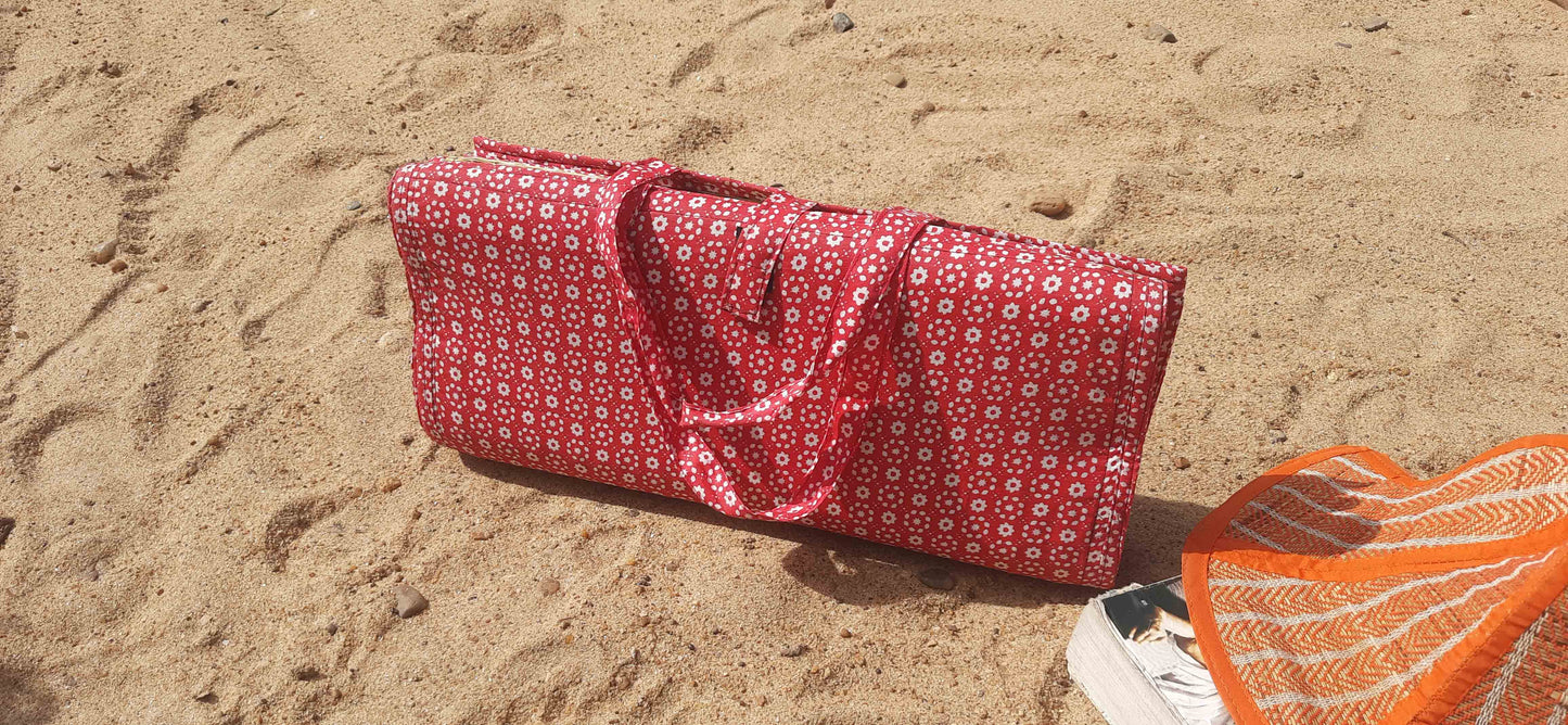 Hastasilpa Beach Mat made of sustainable grass, Folding Yoga Mat - Handmade and Non- Toxic 36 x 70 inches