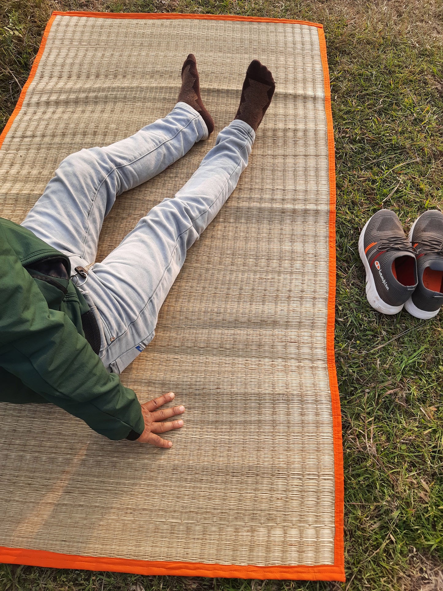 Artisan-made Madurkathi mat with cotton border design