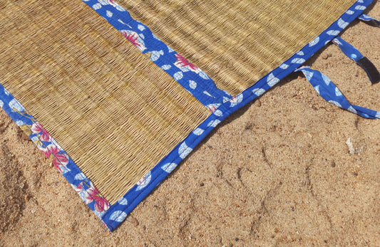 Hastasilpa Beach Mat made of sustainable grass, Folding Yoga Mat - Handmade and Non- Toxic 36 x 70 inches
